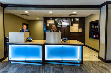 Holiday Express & By Ihg 2*