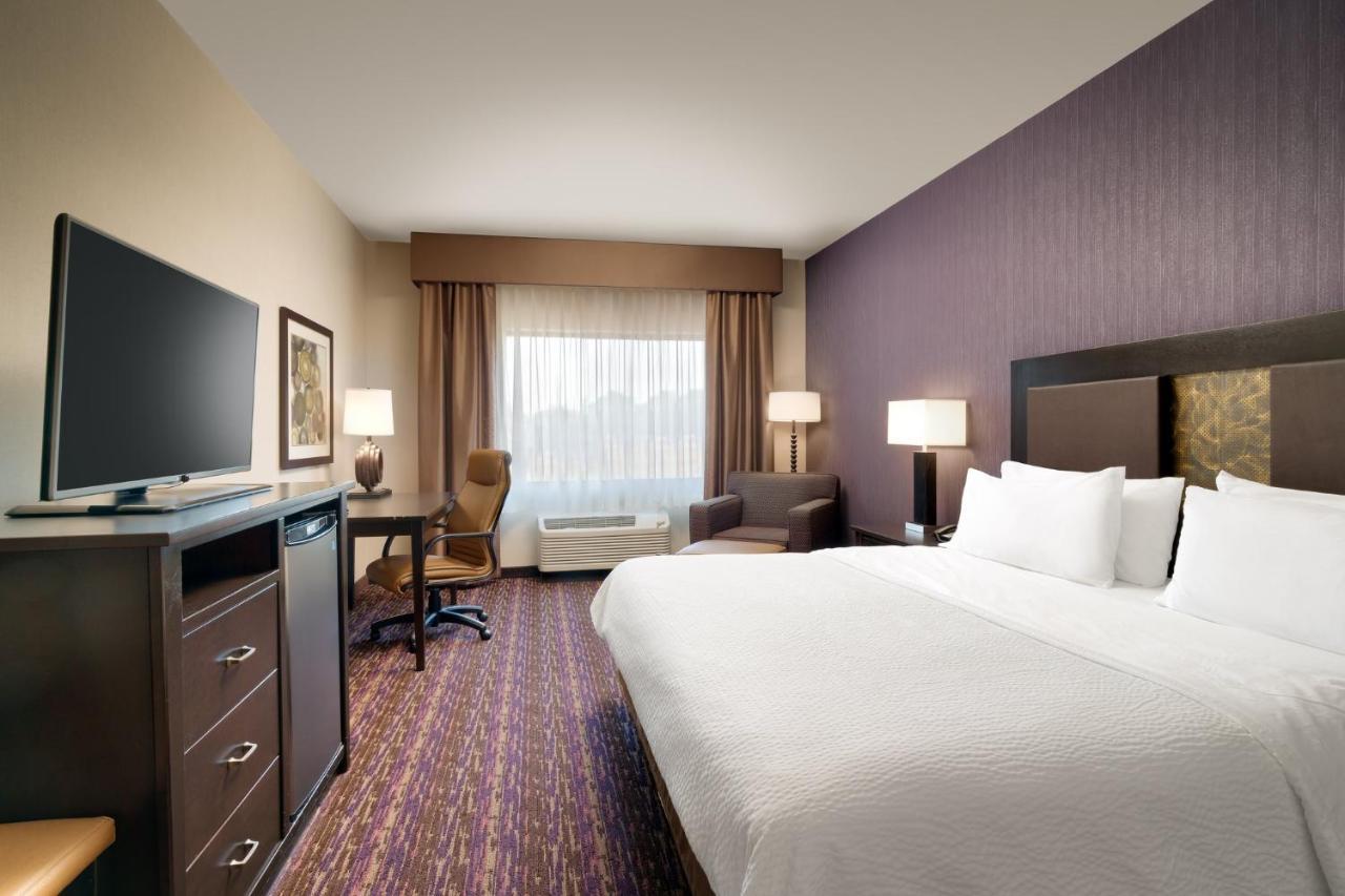 Express & By Ihg 2*