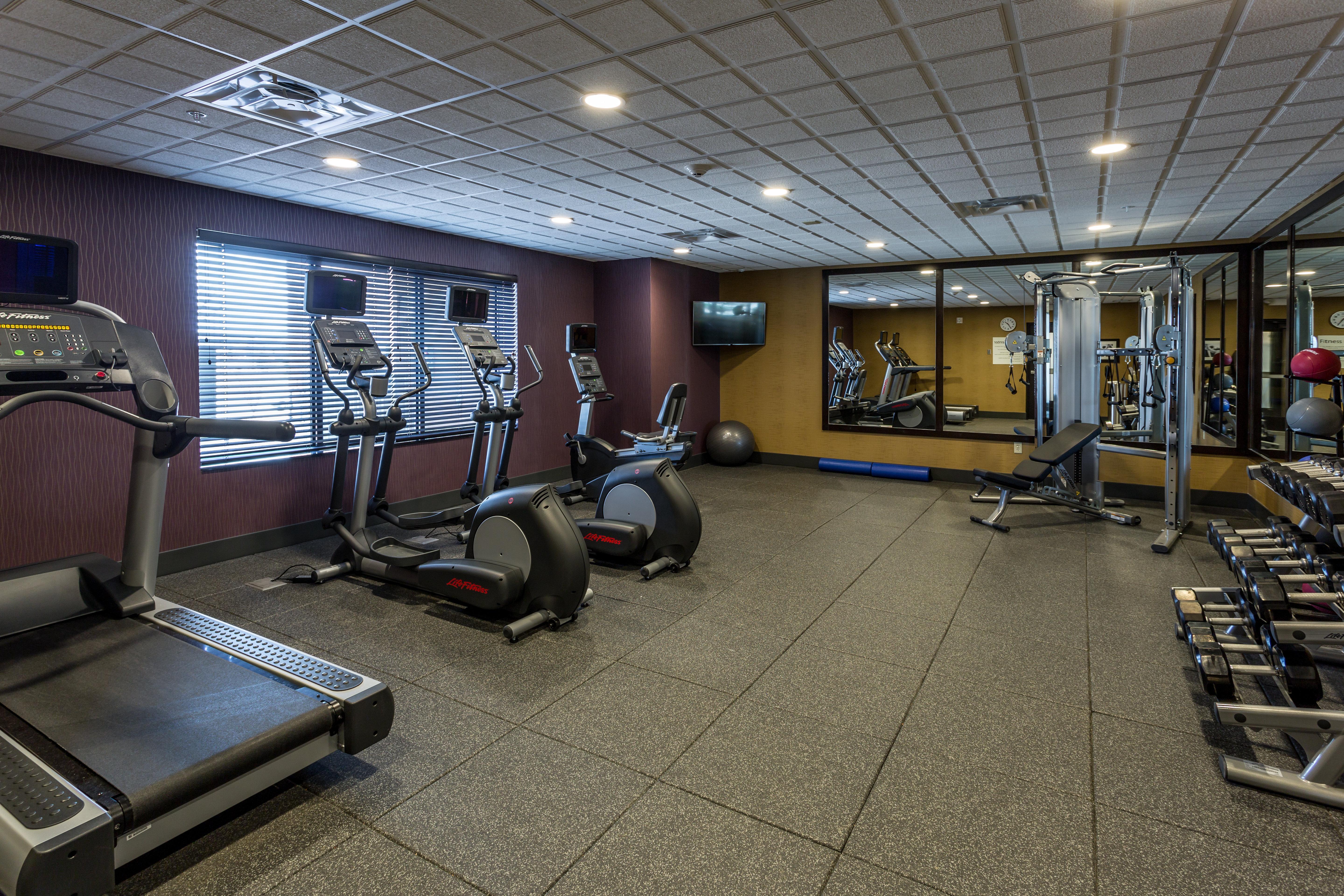 Hotel Holiday Express & By Ihg 2*